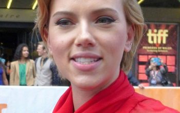 Scarlett_Johansson_(29479903050)